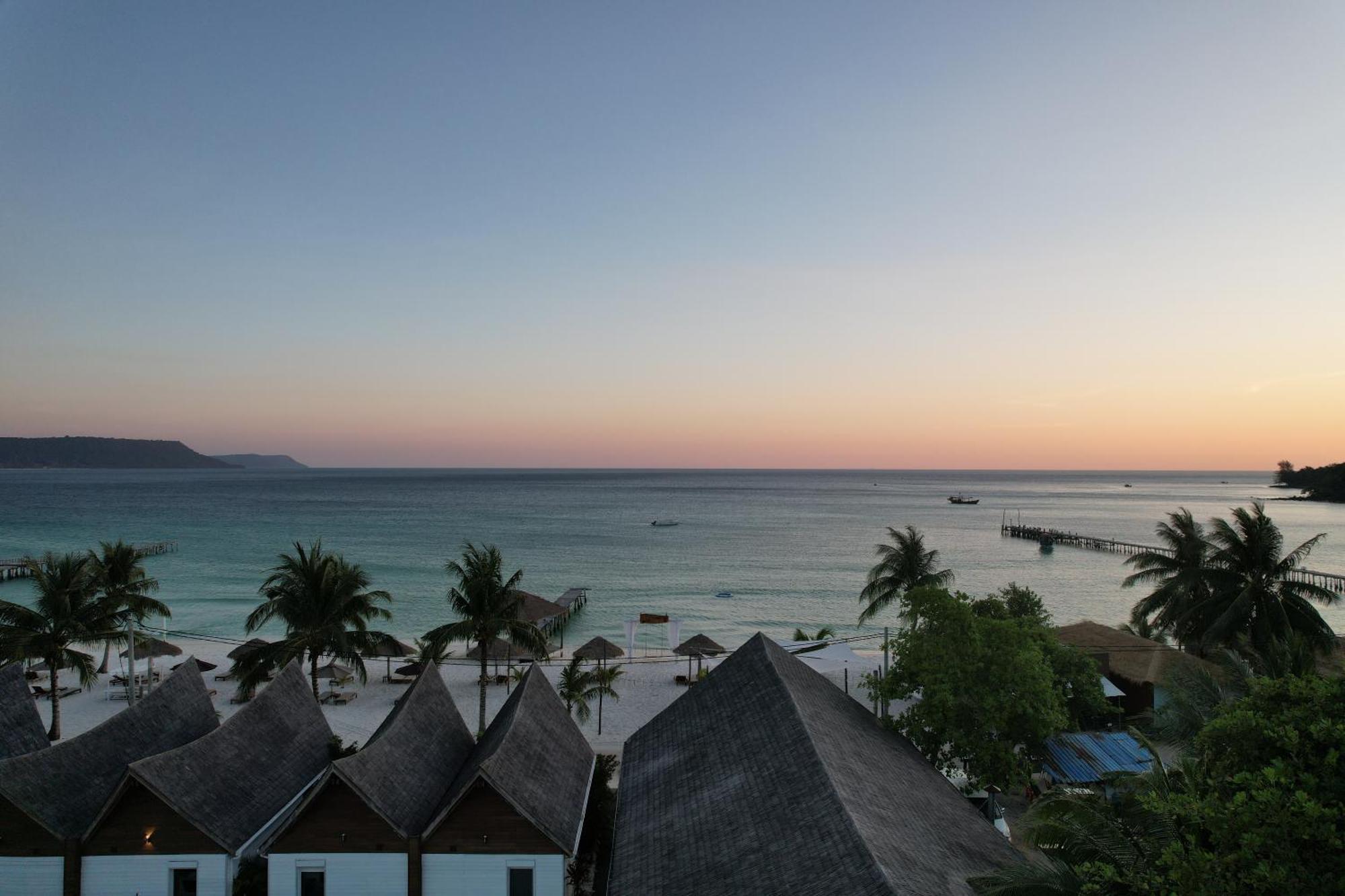 Golden Beach Resort Sok San Village Exterior foto